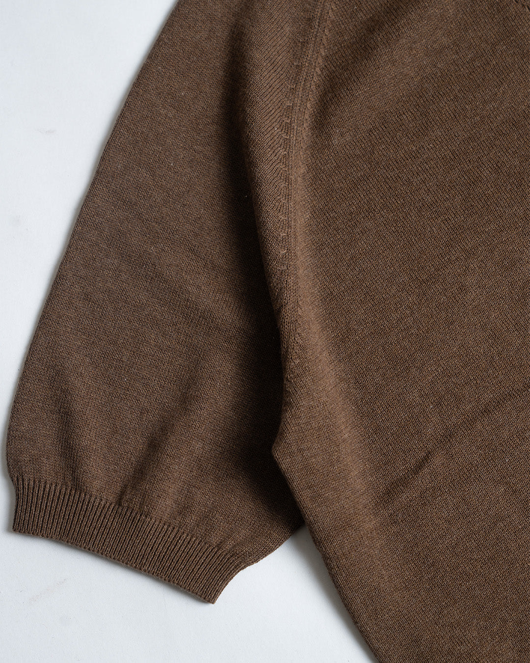 Decorum Crew Neck V-stitch Knit T-Shirt Brown