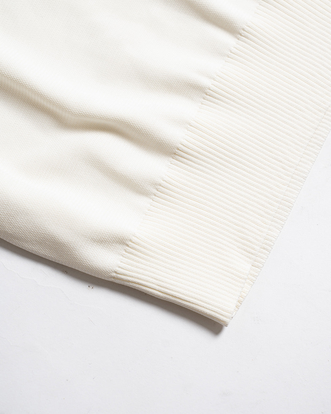United Arrows Golf White Mock Neck Knit