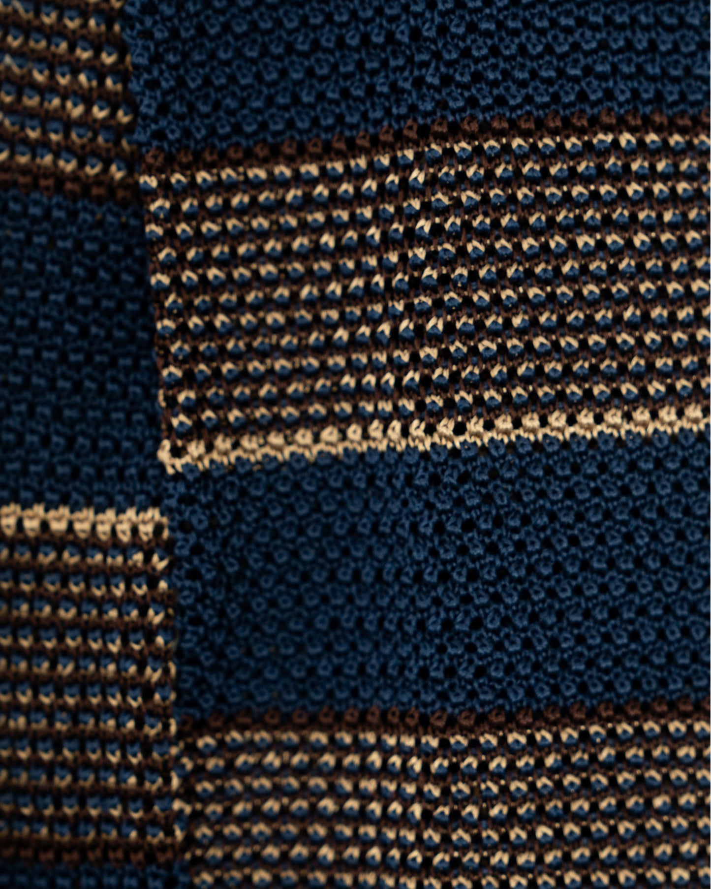 The Decorum Knit Tie in Navy/Beige